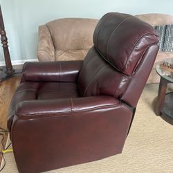 Electric Recliner - Like New!