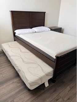 Bedroom set