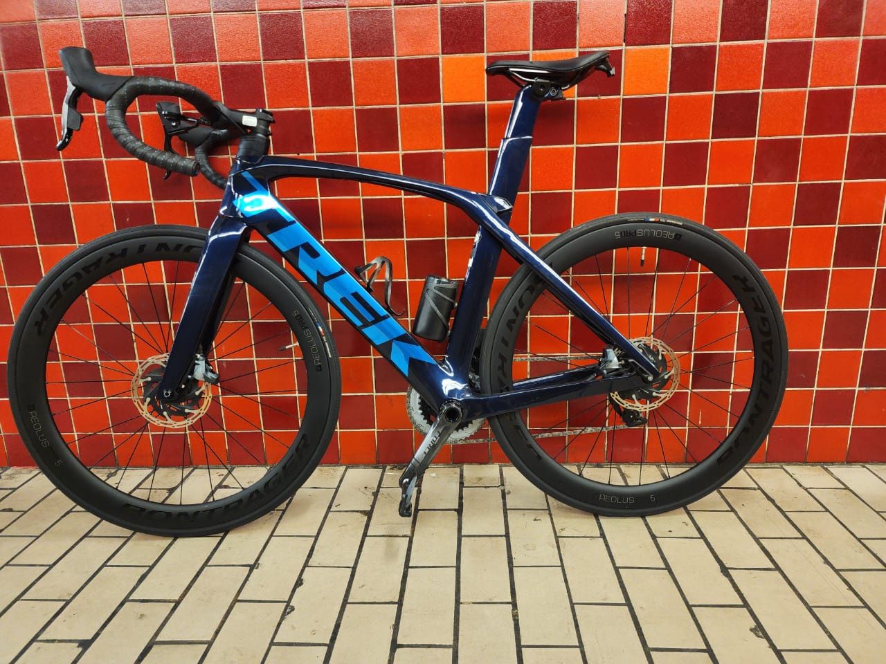 Trek Madone SLR 7 eTap 2022 - SRAM Force eTap AXS
