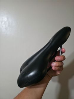 Bike seat / saddle for fixie / fixed gear / road. Etc