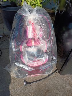 Graco . Baby Chairs Available In Pretty Good