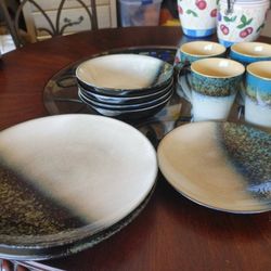Stoneware dishes /home decor/ dinner plates