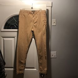 Adult Men’s American Eagle Khaki Joggers Size 30 x 32