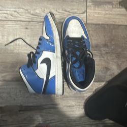 Nike Air Jordan 1 Mid SE Signal Blue