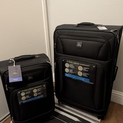 Brand new 2 piece soft side skyway luggage set