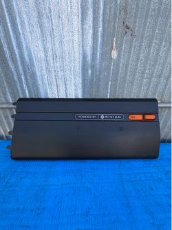 2022 2023 2024 2025 2026 Rivian EDV EDV500 EDV700 Right Passenger Sliding Door Lower Molding Trim Body Panel OEM (ORIGINAL)