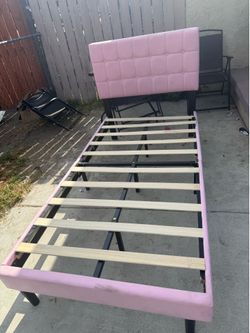 Girl twin bed