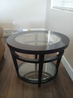 Like-New Wood Table