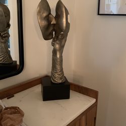 CTrone Sculpture