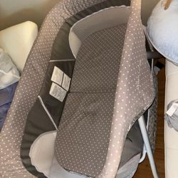 Dream On Me Baby Crib/Bassenit