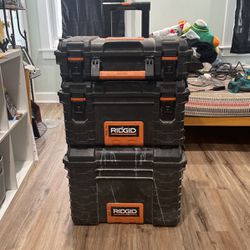 Rigid Cases Stackable W Telescoping, Handle, And Wheels