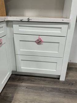Cabinet white for kitchen 3DB27"