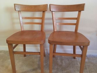 Cute kitchen or desk chairs