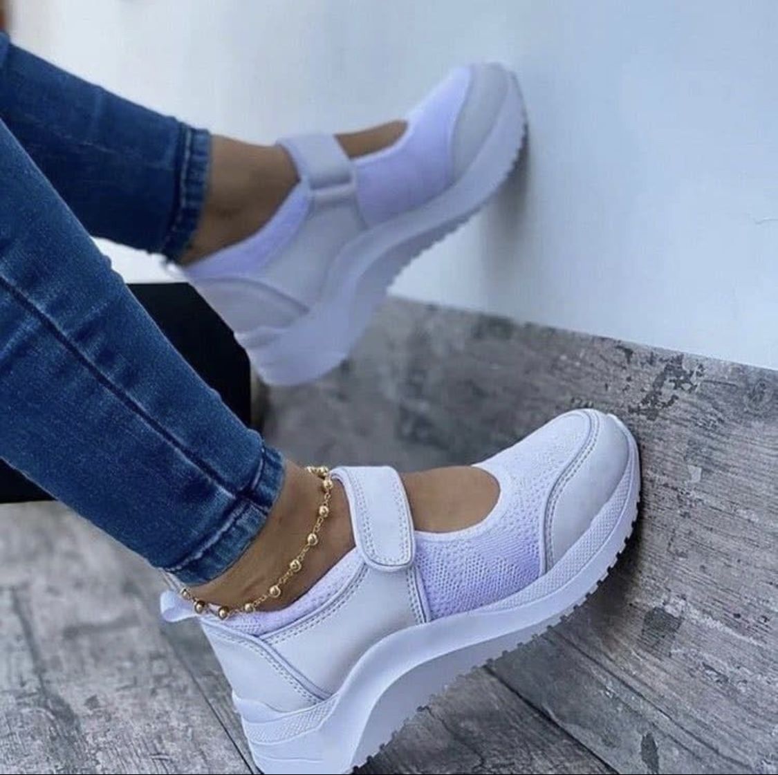 Super Soft Women's Walking Shoes 