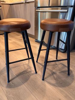 BRAND NEW Kitchen Counter Stools