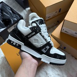 Size 6-12 Louis Vuitton Trainer Shoes 