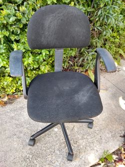 Mid Back Swivel Office Chair Adjusts Height And Back