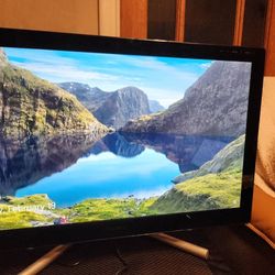 Sony All-in-One Computer - 24" Screen, i7 CPU, 16 GB RAM, 1 TB Drive
