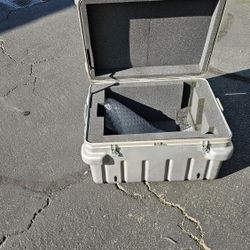 Padded, Sealable Shipping or Storage Container