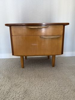 Vintage Mid Century Modern End Table 