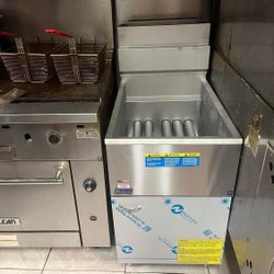 Pitco 65C+S 65-80 lb. Stainless Steel Natural Gas Floor Fryer - 150,000 BTU