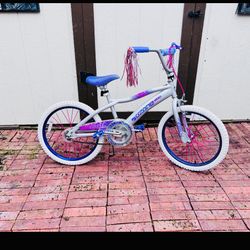 20” GIRL BIKE WITH HANDLE BRAKES 
