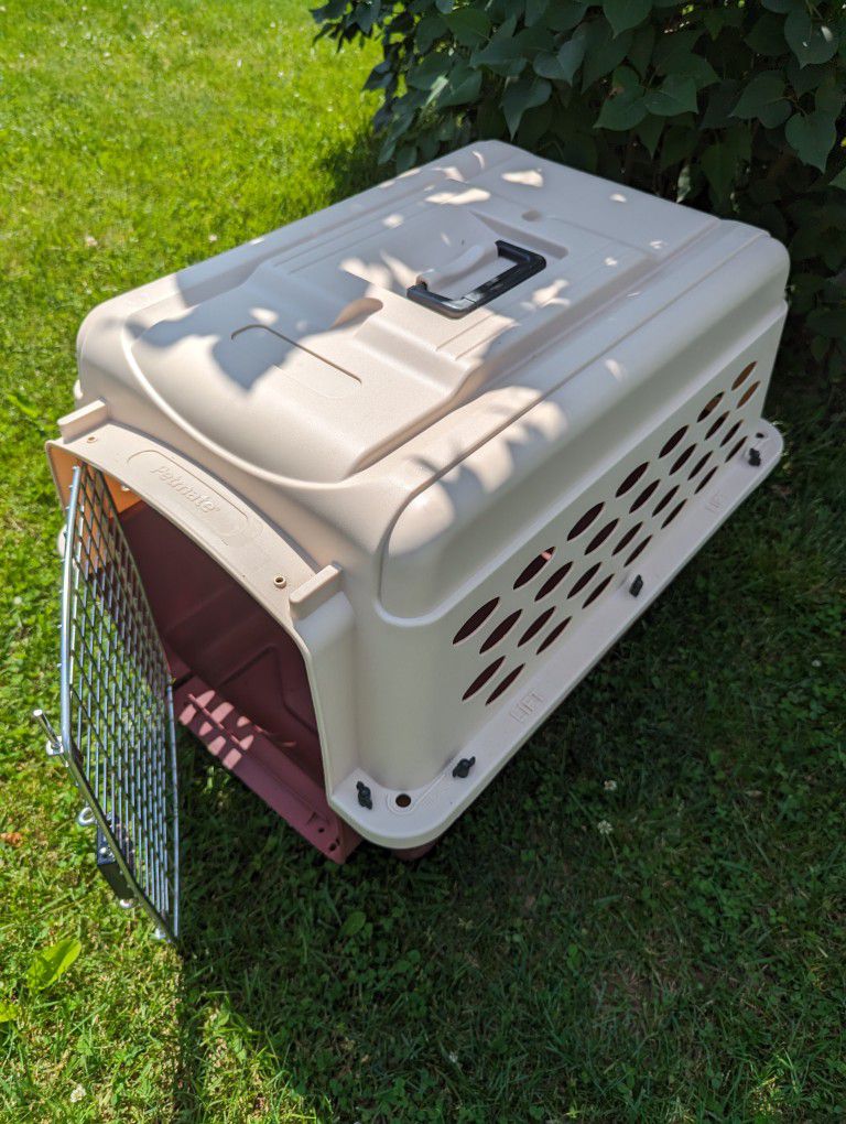 Petmate Animal Container 
