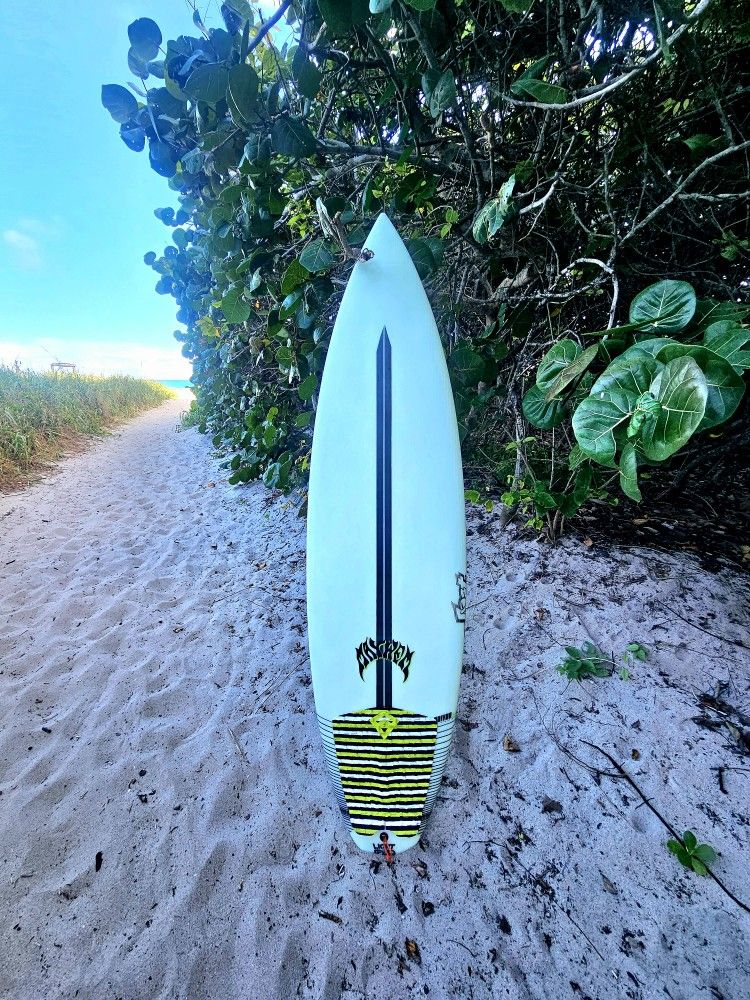 ....Lost Surfboard Shortboard Surfing