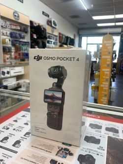 DJI Pocket 4 Combo