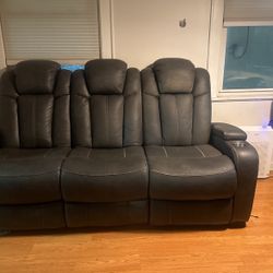 Couch For Sale In LIC