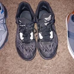 Size 9.5 Mens Shoes Nike