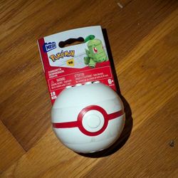 MEGA Pokemon Chikorita Building Set with 19 Pieces and Poke Ball Series 16
