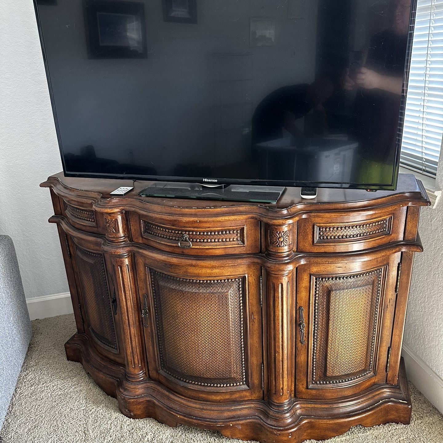 Tv Stand/Bakers Rack Bottom Half Great Storage Used