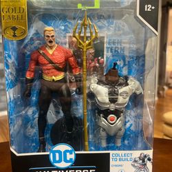 DC McFarlane Gold Label, Multiverse Flashpoint Aquaman, With BAF Cyborg Torso.