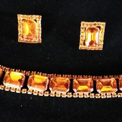 Beautiful Orange Necklace And Earrings 