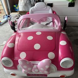 Minnie Mouse Electric car