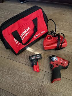 M12 milwaukee driver set