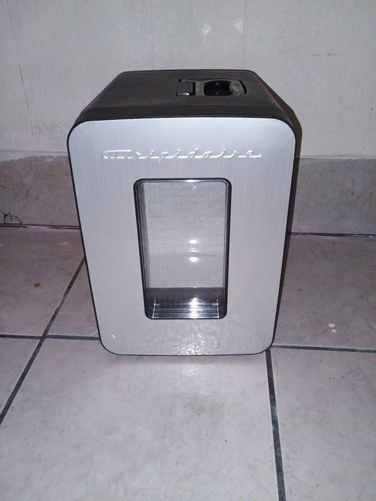 FRIGIDAIRE $10