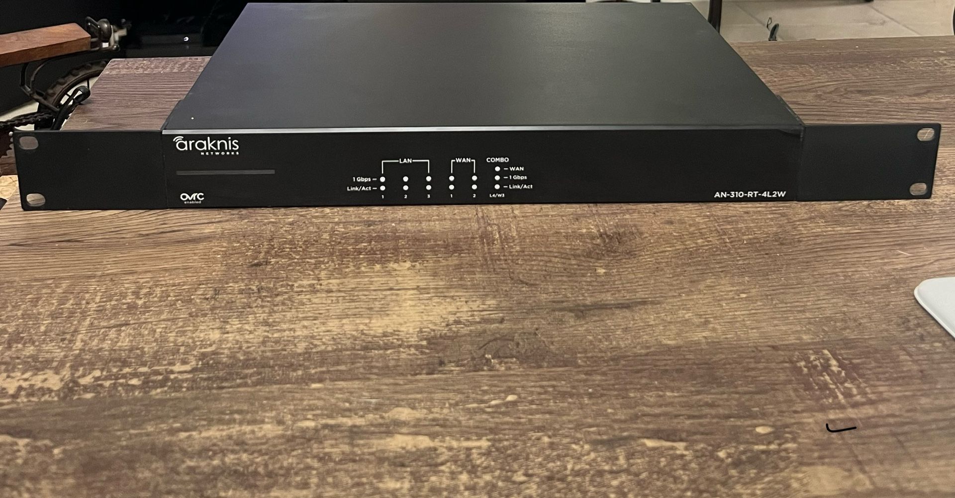 Araknis Network 310 Series Gigabit VPN Router