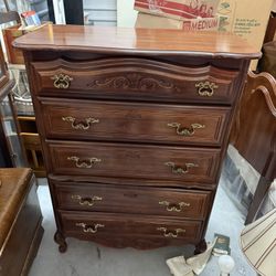 Dresser Chester drawer nightstand with mirror