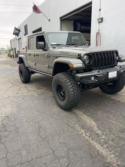 2023 Jeep Gladiator