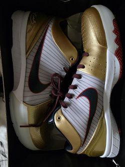 Kobe IV Protro Gold Medal