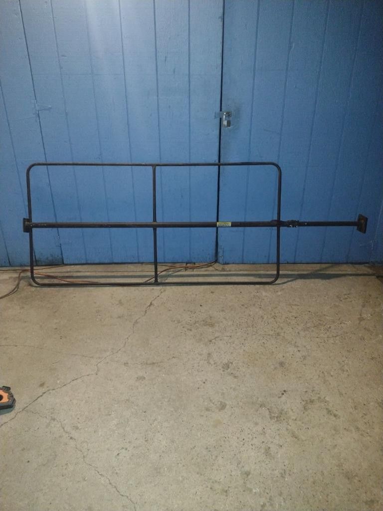 STEEL CARGO BAR