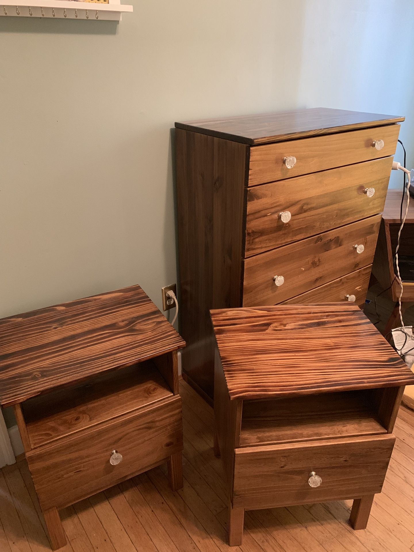 Matching dresser and 2 nightstands - great condition!