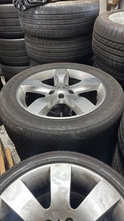 Set of 4 Jeep Grand Cherokee Wheels 20x8 With 265/50/20 Tires