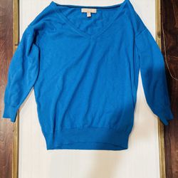 Banana Republic Women’s Small Blue Long Sleeve Light Sweater; 52% Silk, 35% Polyester, & 13% Cotton; Deep V-Neck/Collar; Lightweight
