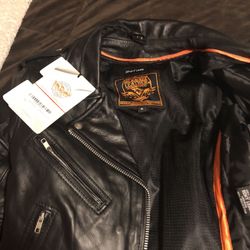 Brand new Milwaukee leather biker jacket for women
