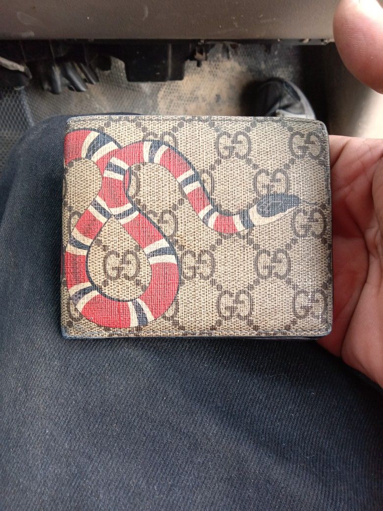 Authentic Gucci Beige GG Supreme Canvas Kingsnake Billfold Wallet