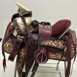 Montura charra de cuero lasser