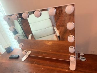 Vanity mirror